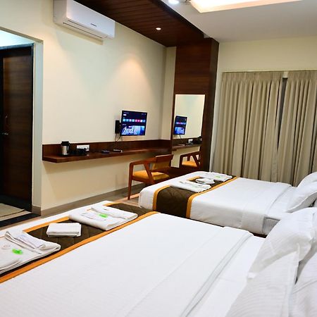 Unnati Stay Inn Vijayapura Bijāpur Buitenkant foto