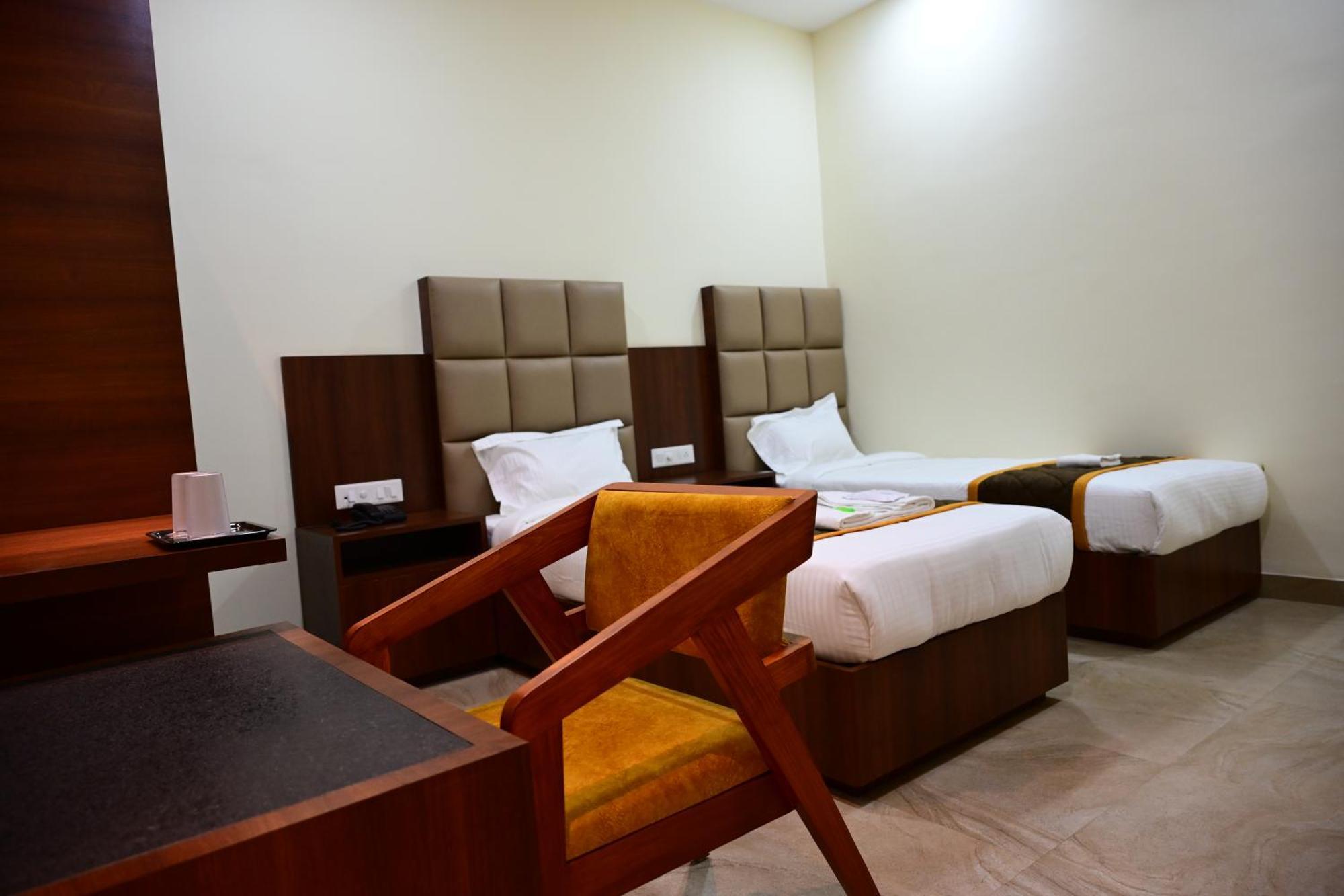 Unnati Stay Inn Vijayapura Bijāpur Buitenkant foto