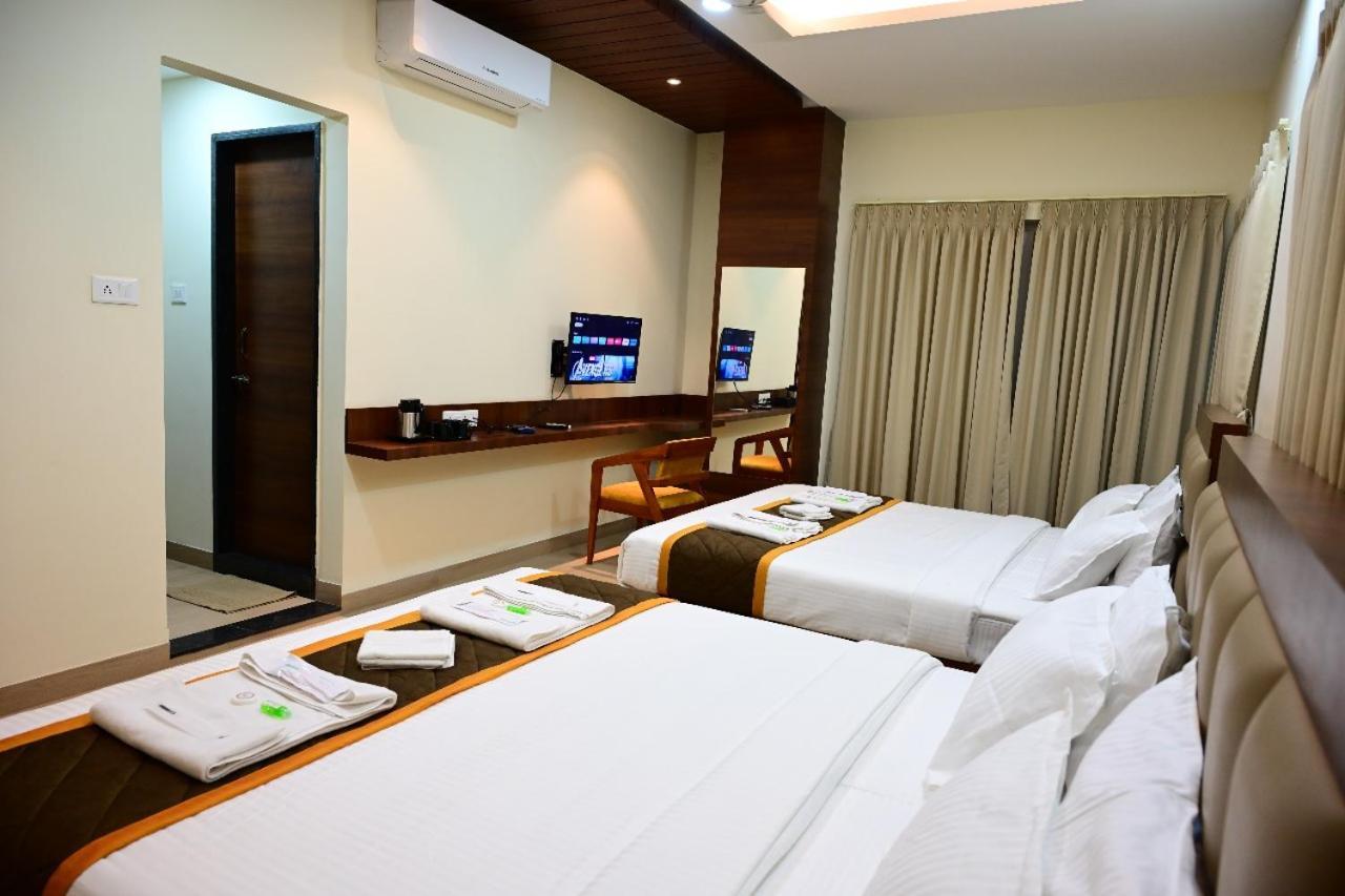 Unnati Stay Inn Vijayapura Bijāpur Buitenkant foto