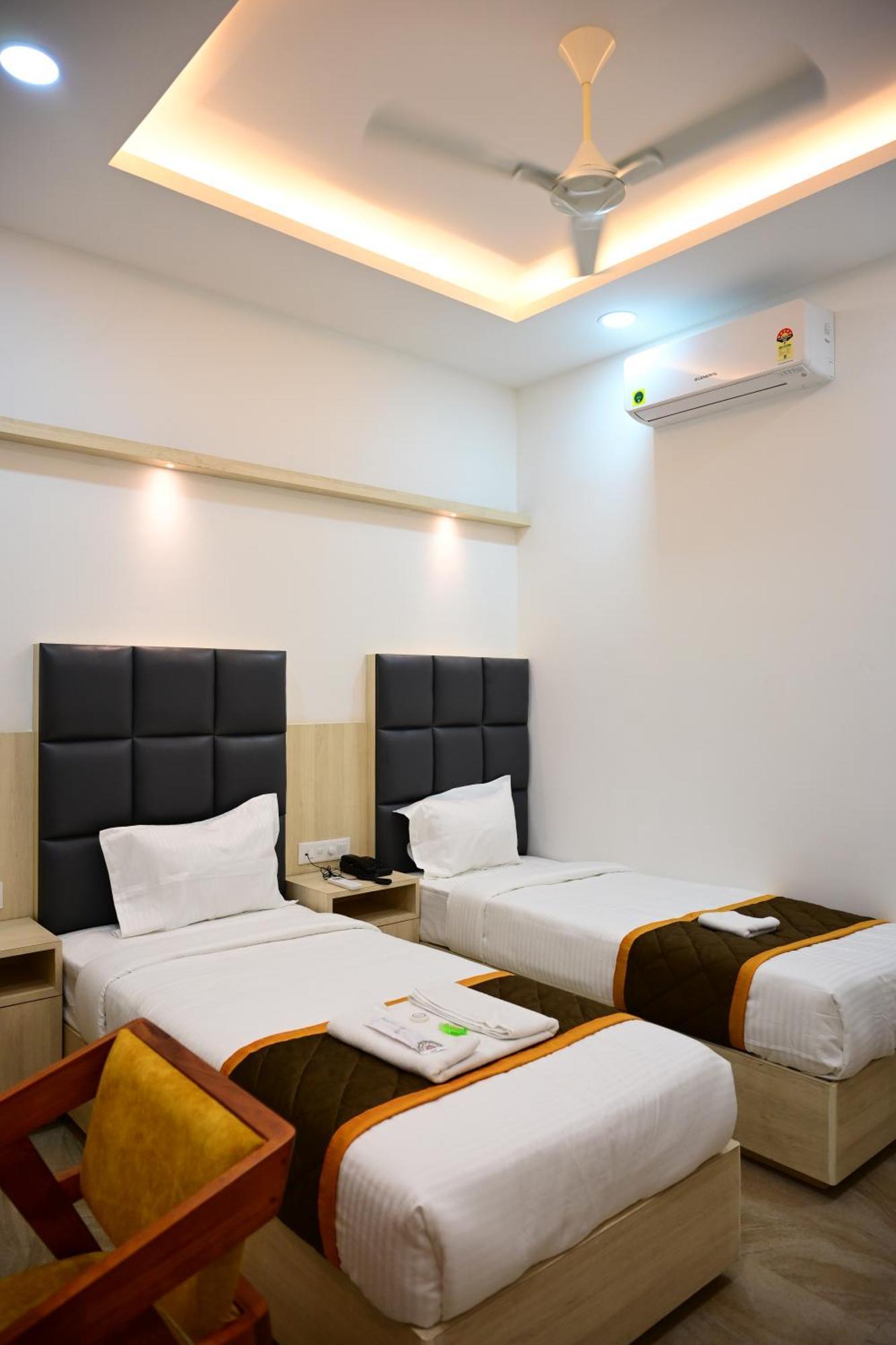Unnati Stay Inn Vijayapura Bijāpur Buitenkant foto